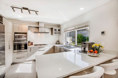 Photo of property in 6 Pickaberry Avenue, Karaka, Papakura, 2113