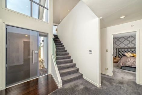 Photo of property in 100a Lake Road, Northcote, Auckland, 0627