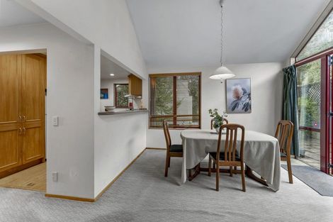 Photo of property in 22a Evergreen Place, Sunshine Bay, Queenstown, 9300