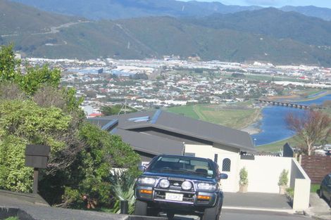 Photo of property in 13 Eastview Grove, Normandale, Lower Hutt, 5010