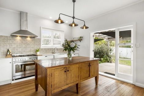 Photo of property in 16 Achilles Crescent, Narrow Neck, Auckland, 0624
