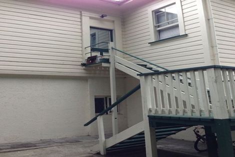 Photo of property in 29 Marine Parade, Bluff Hill, Napier, 4110