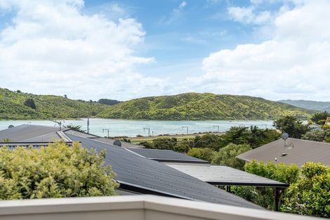 Photo of property in 6 Langwell Place, Papakowhai, Porirua, 5024