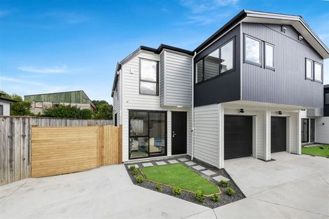 Photo of property in 241a Bucklands Beach Road, Bucklands Beach, Auckland, 2012