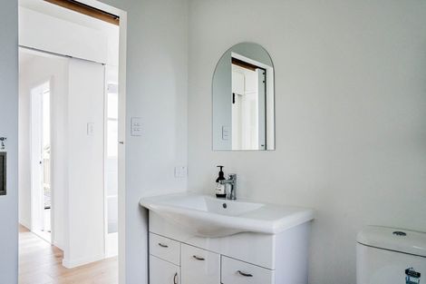 Photo of property in 15 Pacific Parade, Army Bay, Whangaparaoa, 0930