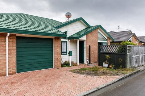 Photo of property in Miramar Villas, 7/6 Brussels Street, Miramar, Wellington, 6022