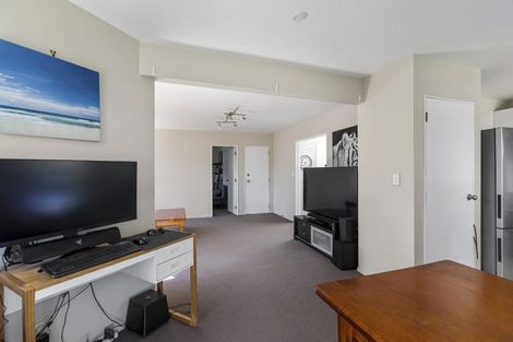 Photo of property in 2/10 Altair Place, Windsor Park, Auckland, 0632