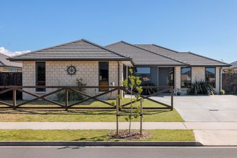 Photo of property in 3 Te Kio Crescent, Papamoa Beach, Papamoa, 3118