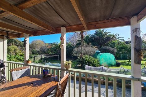 Photo of property in 15 Driving Creek Road, Coromandel, 3506