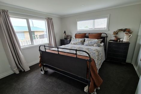 Photo of property in 98 Derby Street, Westport, 7825