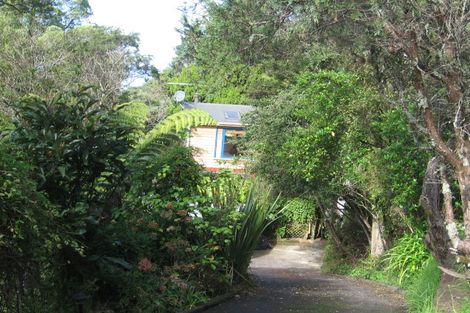 Photo of property in 40 Kauri Point Road, Laingholm, Auckland, 0604