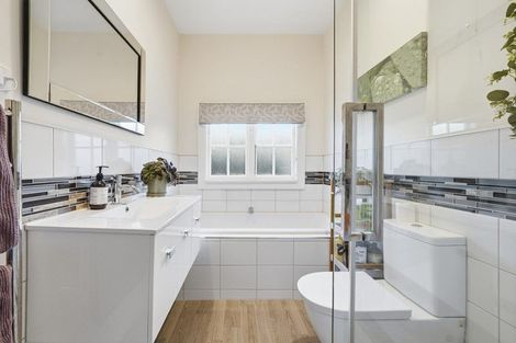 Photo of property in 127 Weston Road, St Albans, Christchurch, 8052