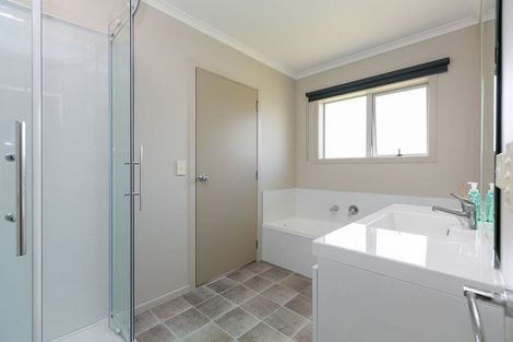 Photo of property in 15 Jules Crescent, Bell Block, New Plymouth, 4312