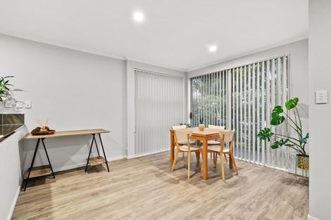 Photo of property in 6 Phar Lap Crescent, Takanini, 2112