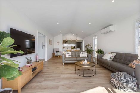 Photo of property in 29 Kotiate Street, Papamoa Beach, Papamoa, 3118