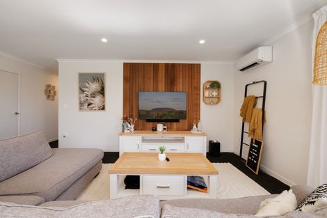 Photo of property in 8 Scarr Lane, Pyes Pa, Tauranga, 3112