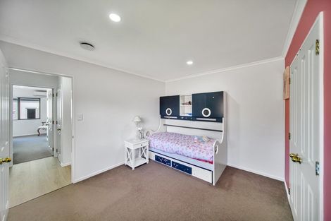 Photo of property in 8 Lamia Place, The Gardens, Auckland, 2105