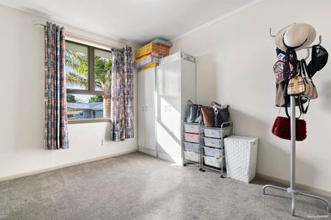 Photo of property in 102 Marne Road, Papakura, 2110