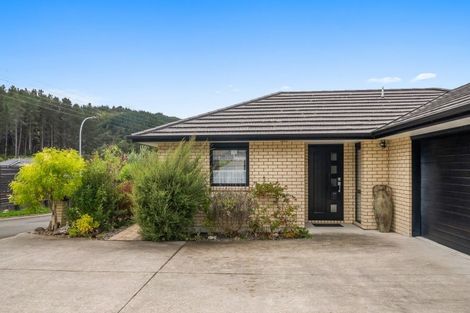 Photo of property in 85 Riverstone Drive, Riverstone Terraces, Upper Hutt, 5018