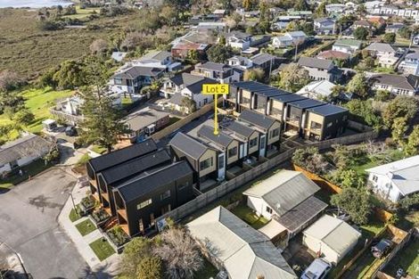 Photo of property in 27d Dawnhaven Drive, Te Atatu Peninsula, Auckland, 0610