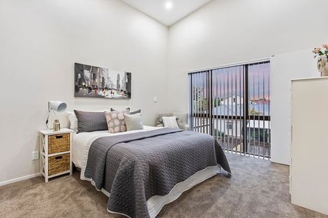 Photo of property in 17 Millcroft Lane, Ranui, Auckland, 0612