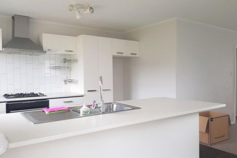 Photo of property in 2 Marie Crescent, Te Atatu South, Auckland, 0610