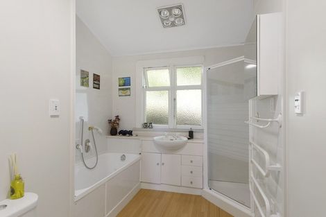 Photo of property in 105 Dyers Pass Road, Cashmere, Christchurch, 8022