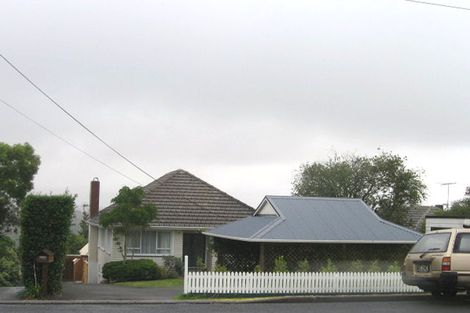 Photo of property in 2/114 Coronation Road, Hillcrest, Auckland, 0627