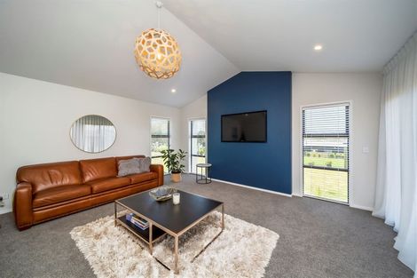 Photo of property in 18 Kotare Drive, Waiwhakaiho, New Plymouth, 4312