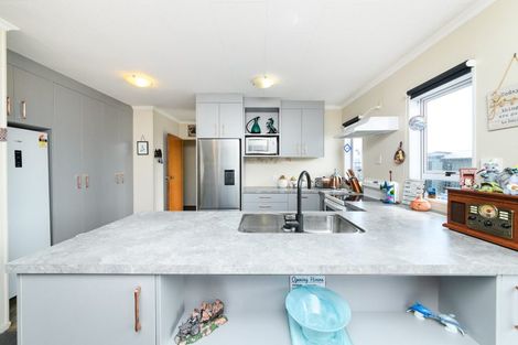 Photo of property in 6 Oban Place, Awapuni, Palmerston North, 4412