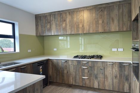 Photo of property in 26a Reeves Road, Pakuranga, Auckland, 2010