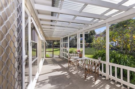Photo of property in 8 Cashmere Place, Glenfield, Auckland, 0629