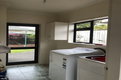 Photo of property in 1 Roseash Lane, Levin, 5510