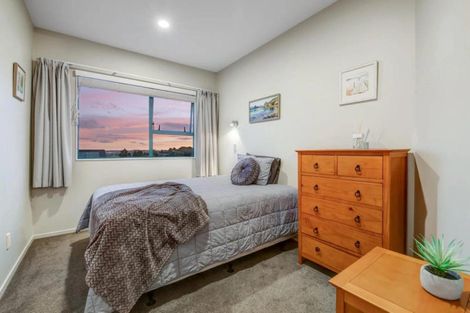 Photo of property in 12 Ascot Way, Orewa, 0931