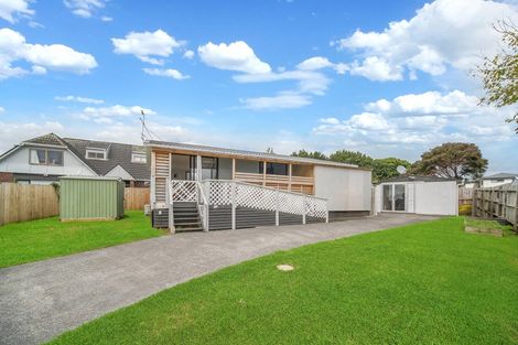 Photo of property in 15 Justamere Place, Weymouth, Auckland, 2103