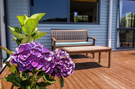 Photo of property in 27 Mcewen Crescent, Riverstone Terraces, Upper Hutt, 5018