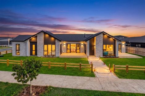 Photo of property in 8 Arahi Road, Clevedon, 2582