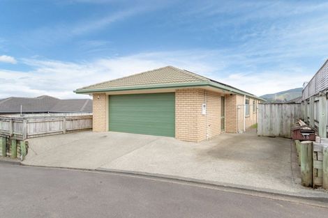 Photo of property in 56 Percy Kinsman Crescent, Riverstone Terraces, Upper Hutt, 5018