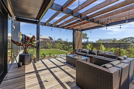 Photo of property in 16 Dartmoor Avenue, Westown, New Plymouth, 4310