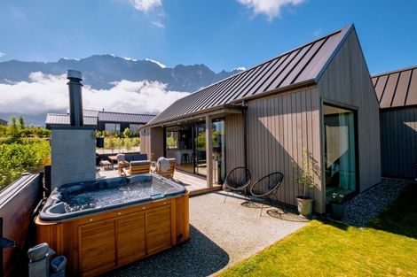 Photo of property in 32 Falconer Rise, Jacks Point, Queenstown, 9371