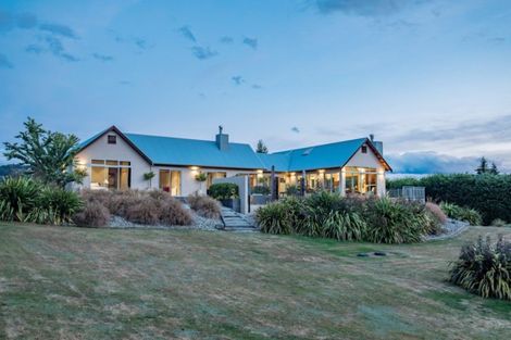 Photo of property in 1 Peak View Ridge, Wanaka, 9305