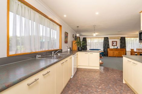 Photo of property in 2 Sunninghurst Drive, Fairfield, Dunedin, 9018