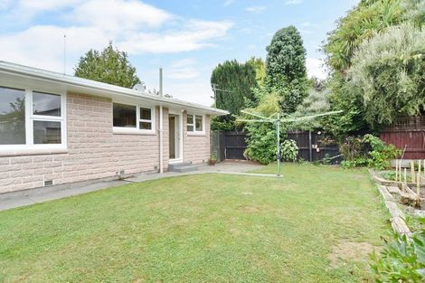 Photo of property in 77 Cutts Road, Russley, Christchurch, 8042