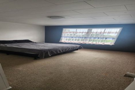 Photo of property in 17 Hewlett Road, Massey, Auckland, 0614