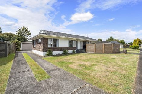 Photo of property in 5 Glengowan Place, Conifer Grove, Takanini, 2112