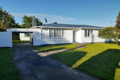 Photo of property in 15 Mako Mako Road, Levin, 5510