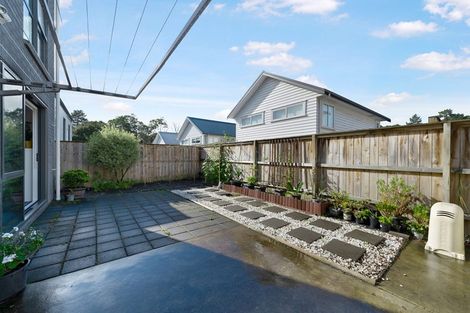 Photo of property in 16 Waimoana Close, Massey, Auckland, 0614