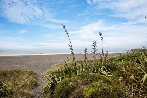 Photo of property in 4 Shearer Drive, Oakura, 4314