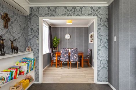 Photo of property in 15 Fox Street, Woodville, 4920