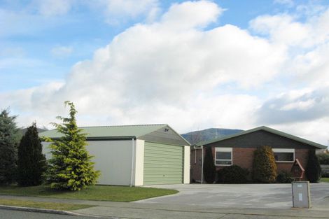 Photo of property in 33 Govan Drive, Te Anau, 9600